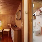 Graziosa Mansarda Vista Montagne Apartman *