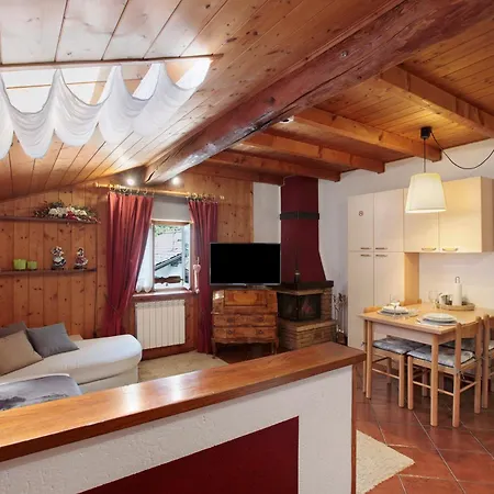 Graziosa Mansarda Vista Montagne *