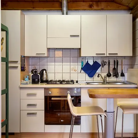 Graziosa Mansarda Vista Montagne Apartament *