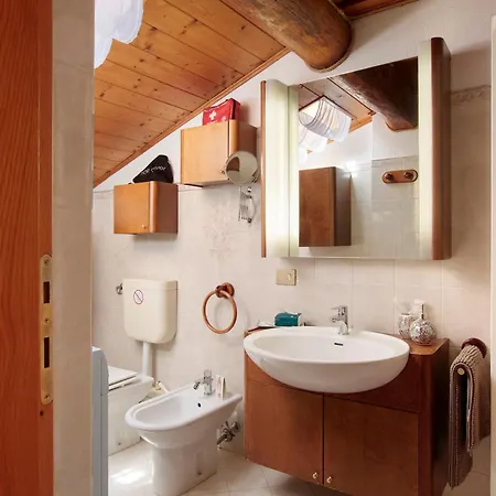 Graziosa Mansarda Vista Montagne Apartament Pollein