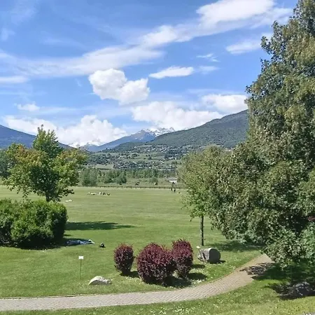公寓 Graziosa Mansarda Vista Montagne 博兰